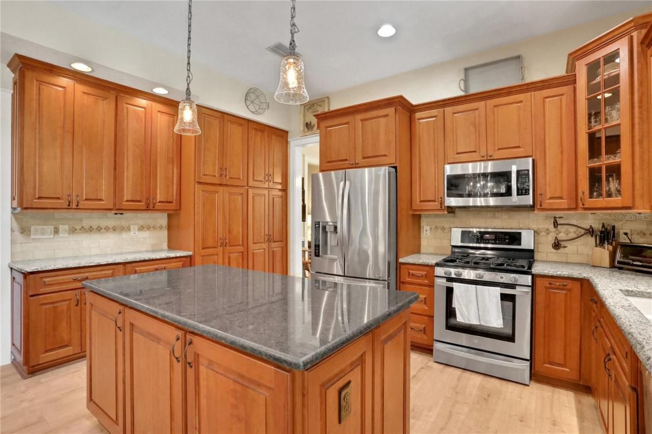 8608 Poinsettia Drive, Temple Terrace, FL 33637 Photo