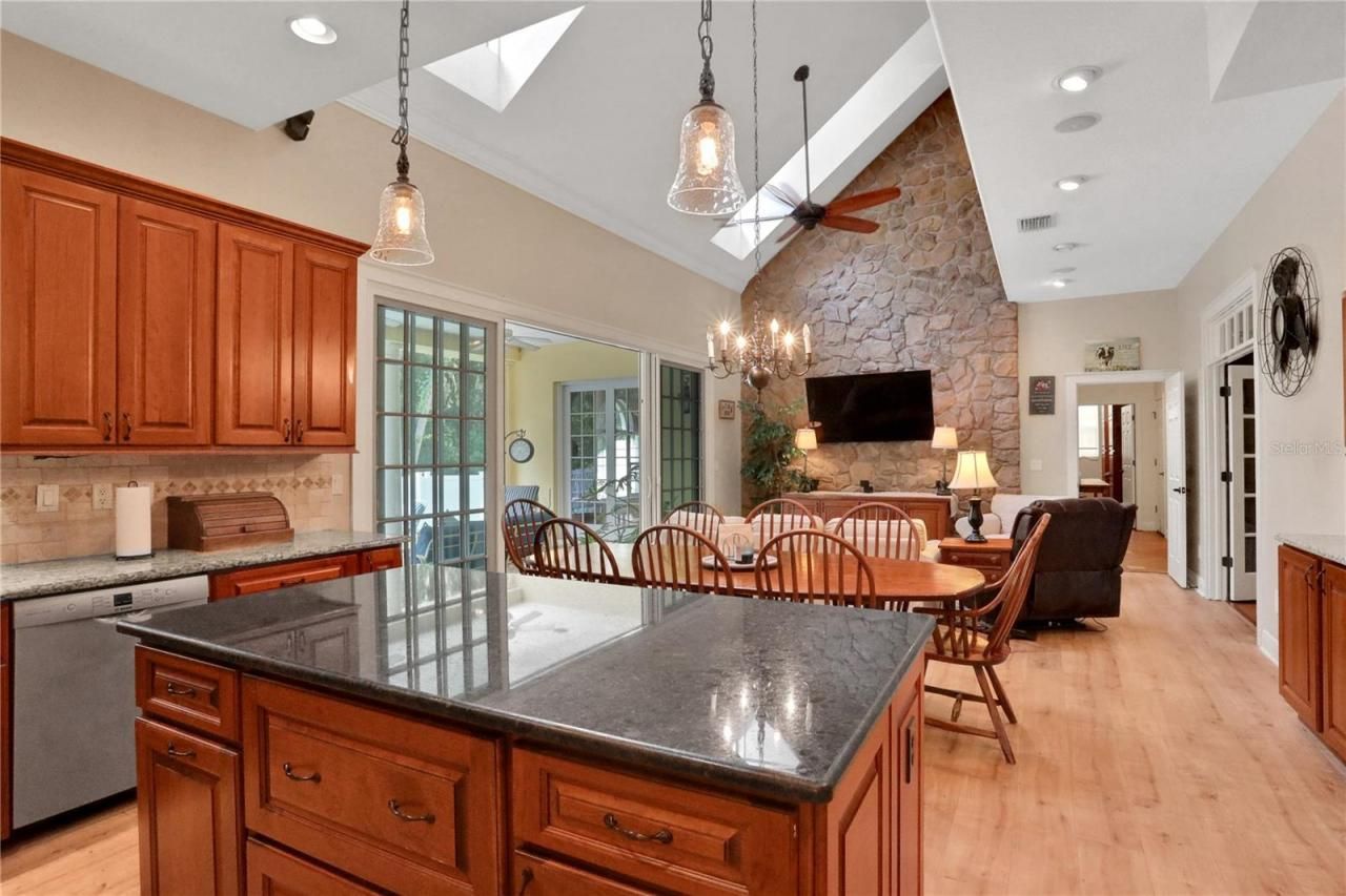 8608 Poinsettia Drive, Temple Terrace, FL 33637 Photo