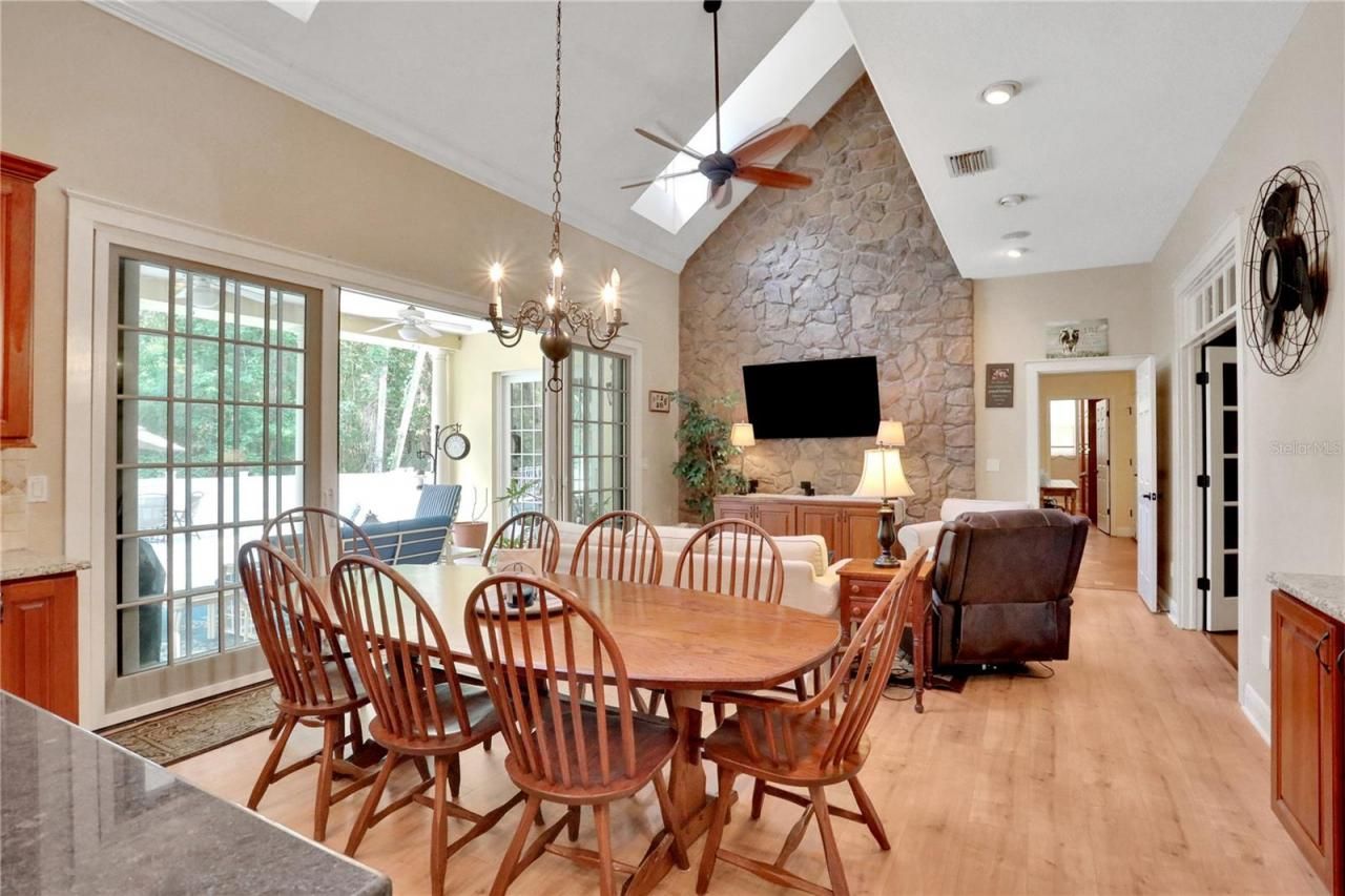 8608 Poinsettia Drive, Temple Terrace, FL 33637 Photo