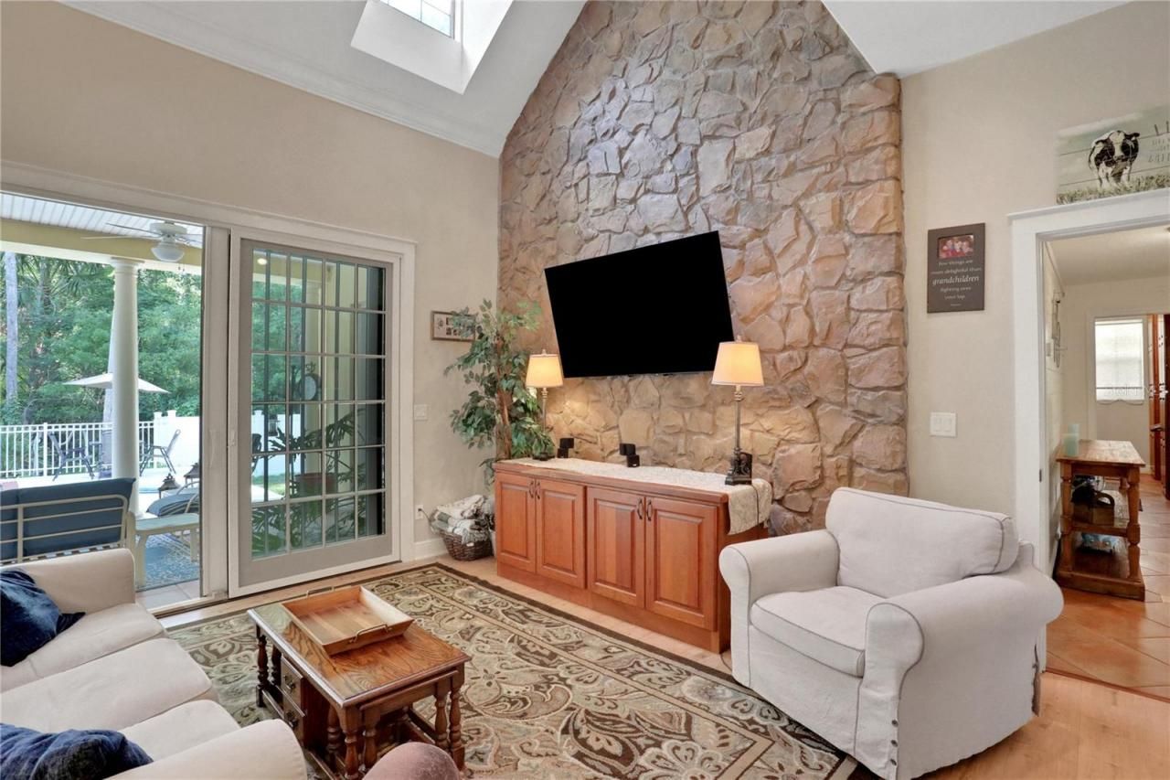 8608 Poinsettia Drive, Temple Terrace, FL 33637 Photo