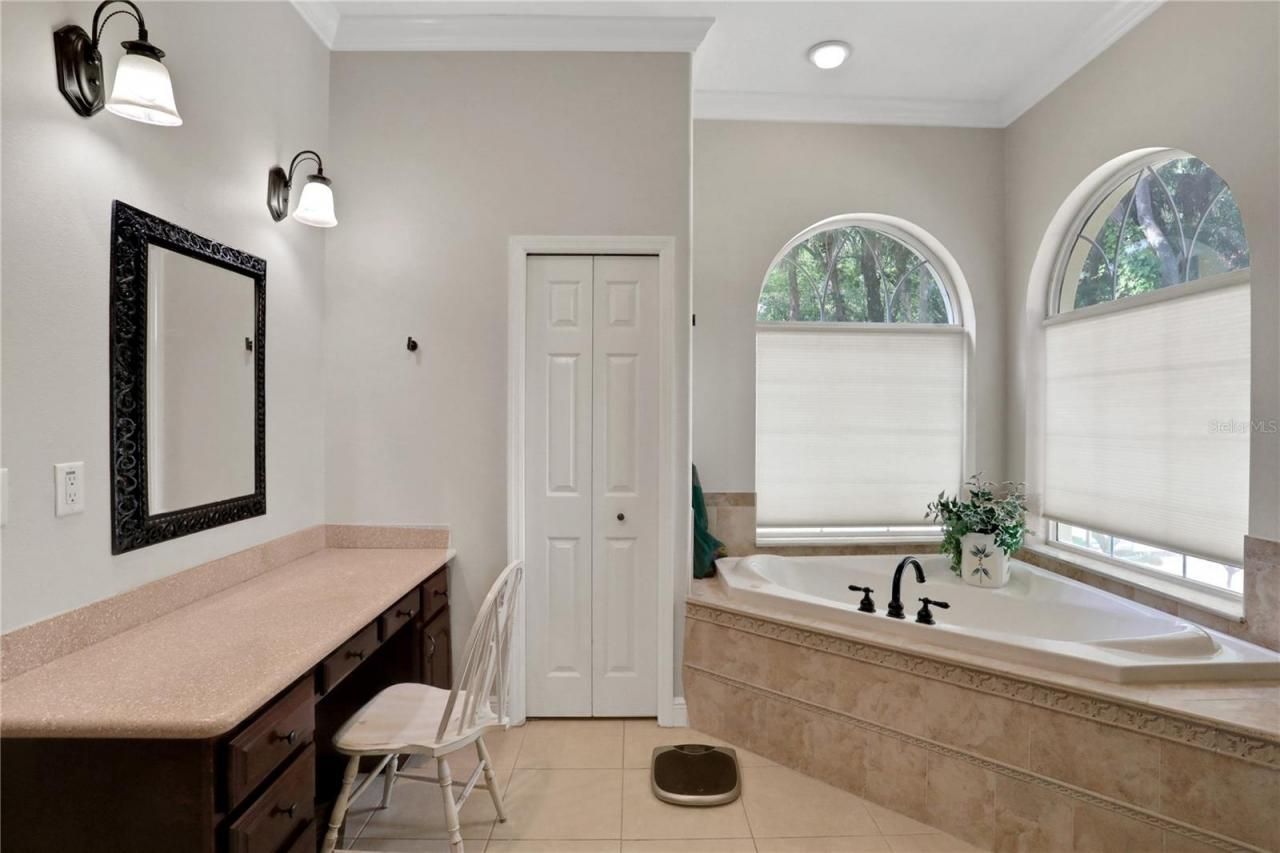 8608 Poinsettia Drive, Temple Terrace, FL 33637 Photo