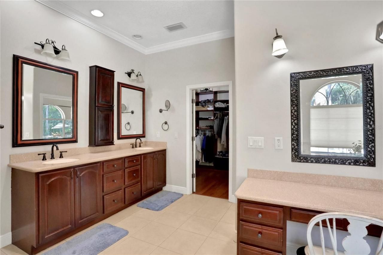 8608 Poinsettia Drive, Temple Terrace, FL 33637 Photo