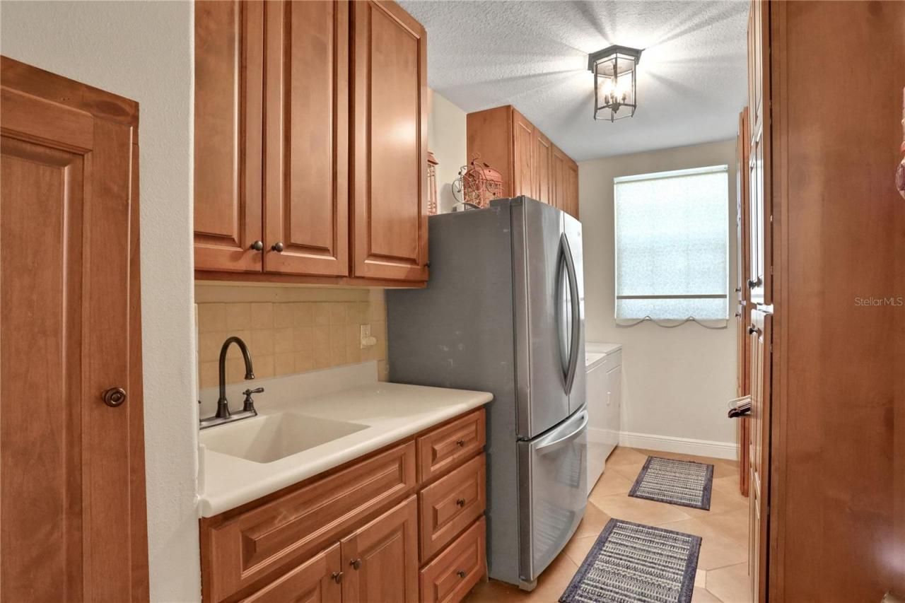 8608 Poinsettia Drive, Temple Terrace, FL 33637 Photo