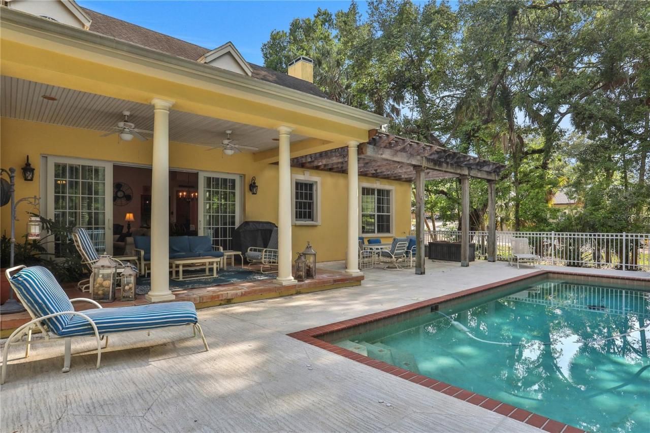 8608 Poinsettia Drive, Temple Terrace, FL 33637 Photo