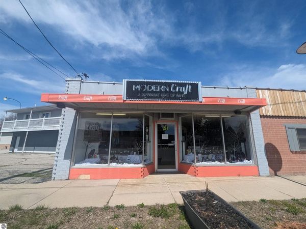 211 Huron Road E, Au Gres, MI 48703