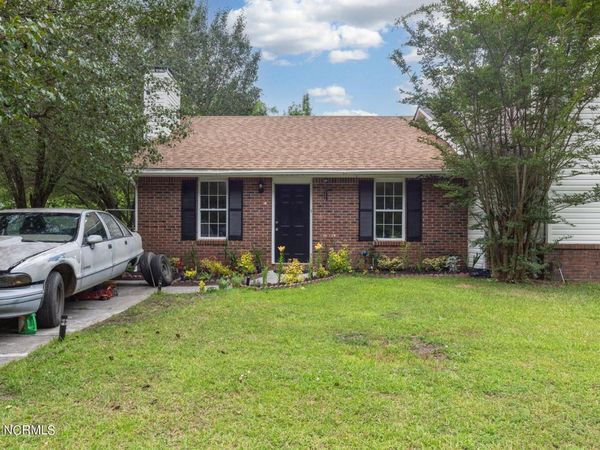 1902 Rolling Ridge Drive, Midway Park, NC 28544