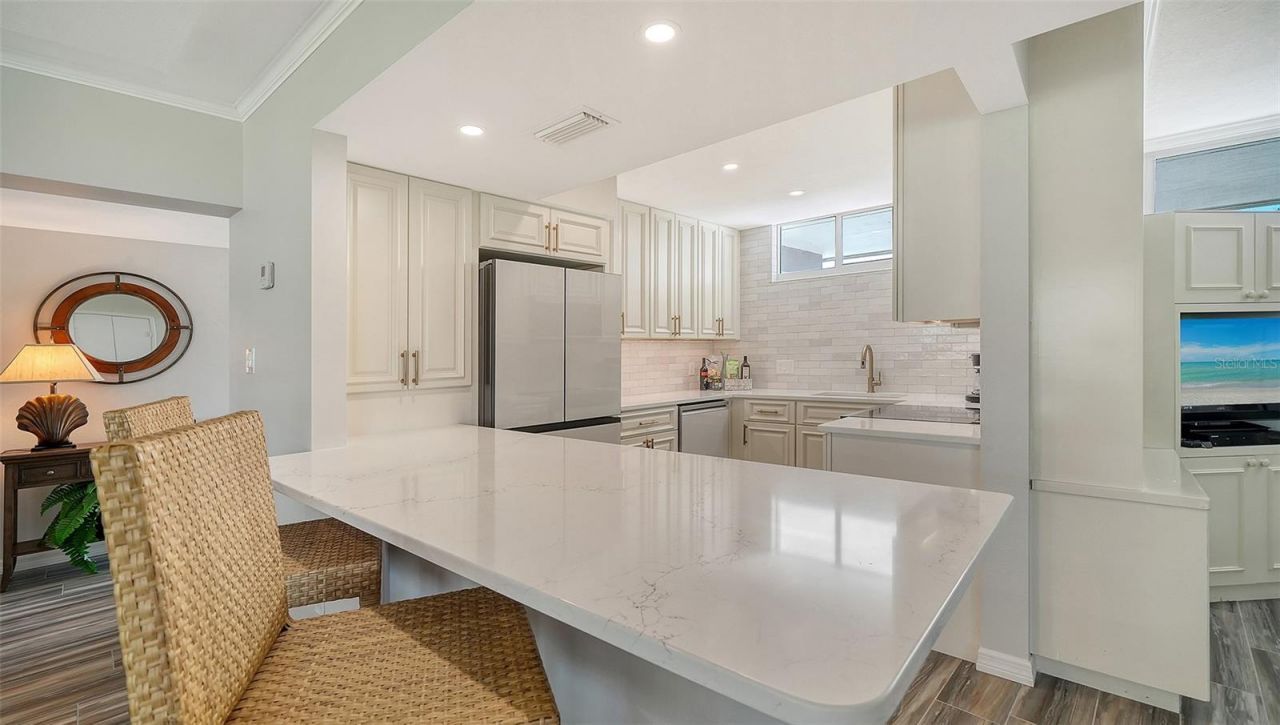 100 Sands Point Road, Unit 324, Longboat Key, FL 34228 Photo