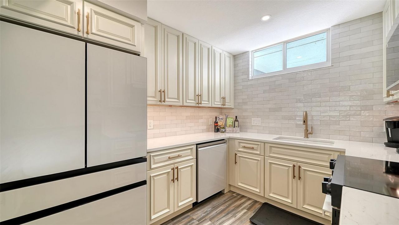 100 Sands Point Road, Unit 324, Longboat Key, FL 34228 Photo