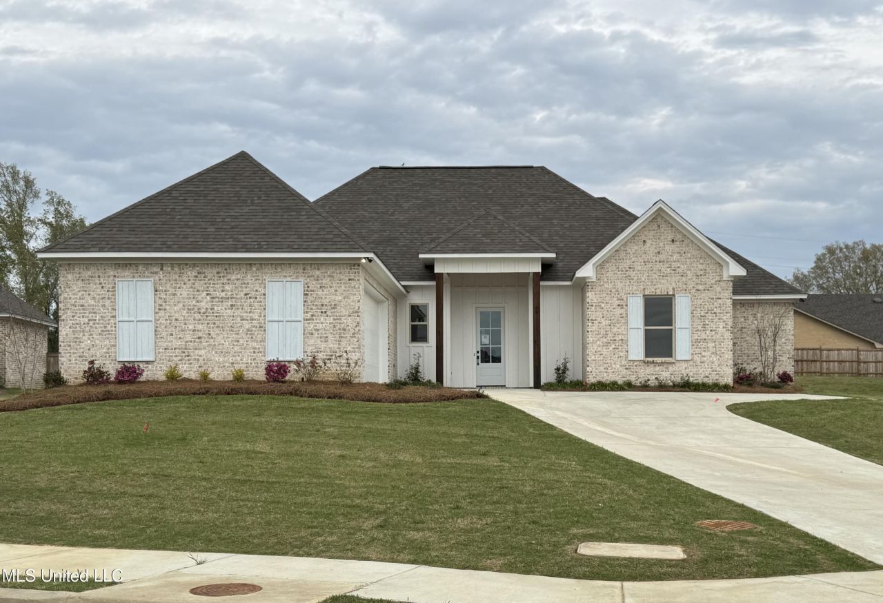 112 Catherine Boulevard, Clinton, MS 39056 Main Photo