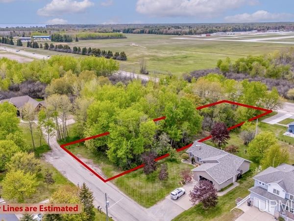 1930 S 22nd Street, Escanaba, MI 49829