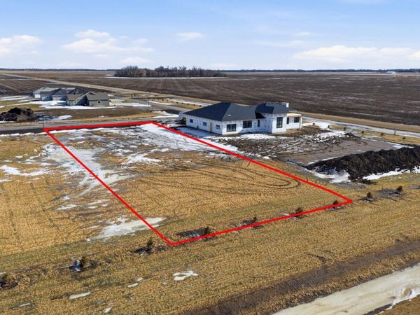 618 Norman Drive, Kindred, ND 58051