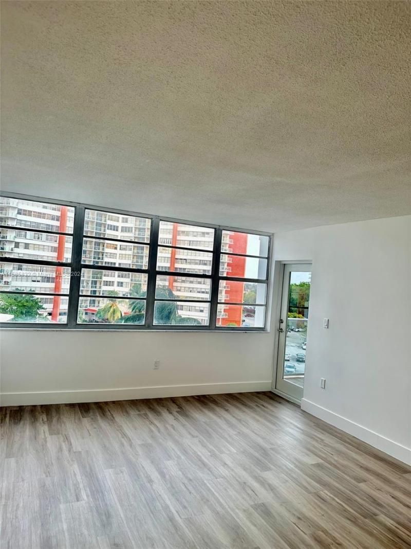 1301 NE Miami Gardens Dr, Unit 521 W, Miami, FL 33179 Photo