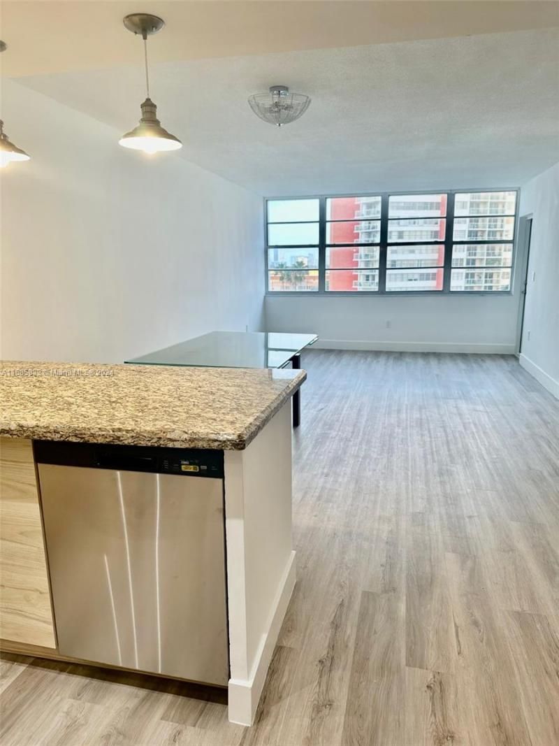 1301 NE Miami Gardens Dr, Unit 521 W, Miami, FL 33179 Photo