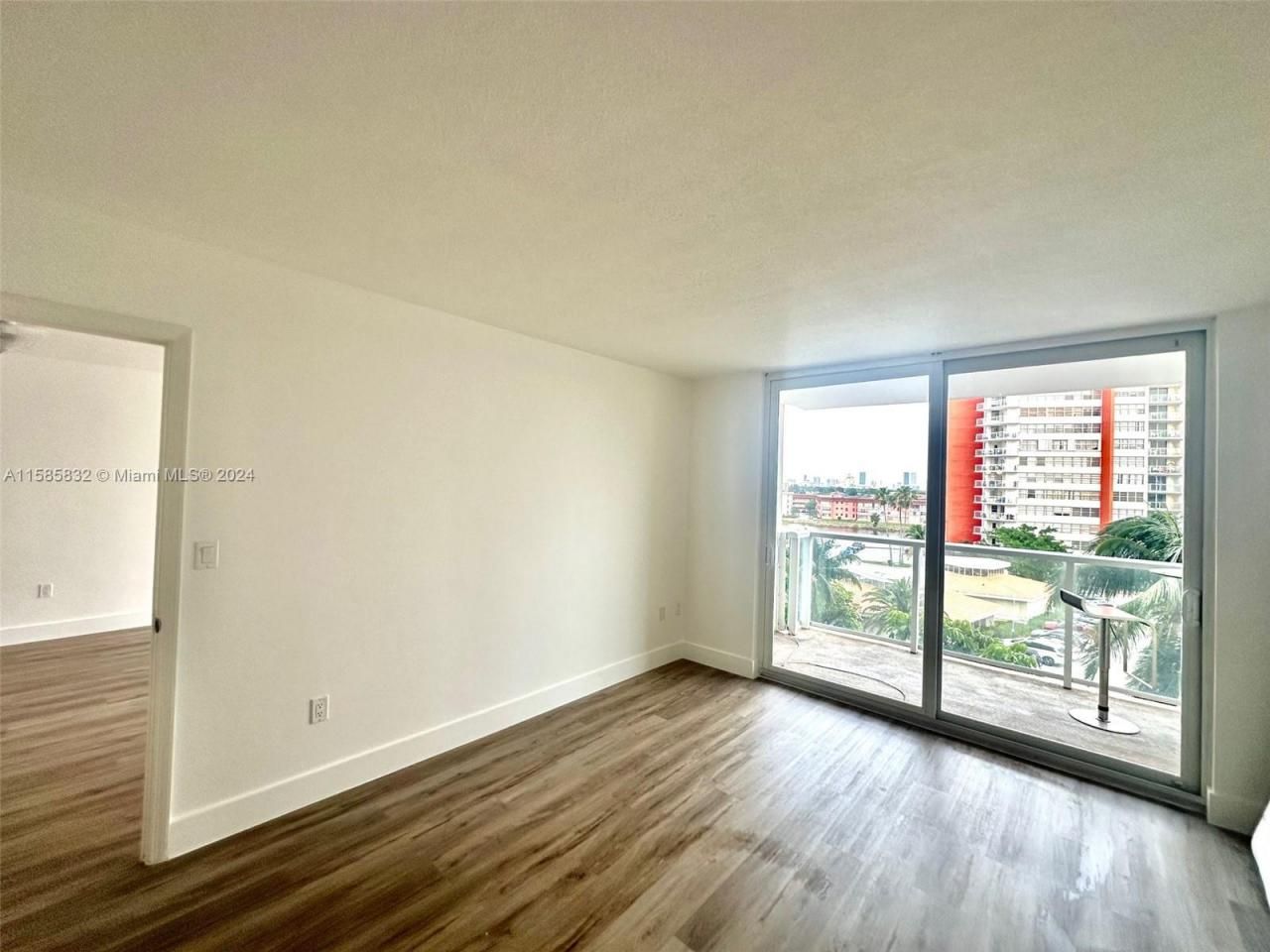 1301 NE Miami Gardens Dr, Unit 521 W, Miami, FL 33179 Photo