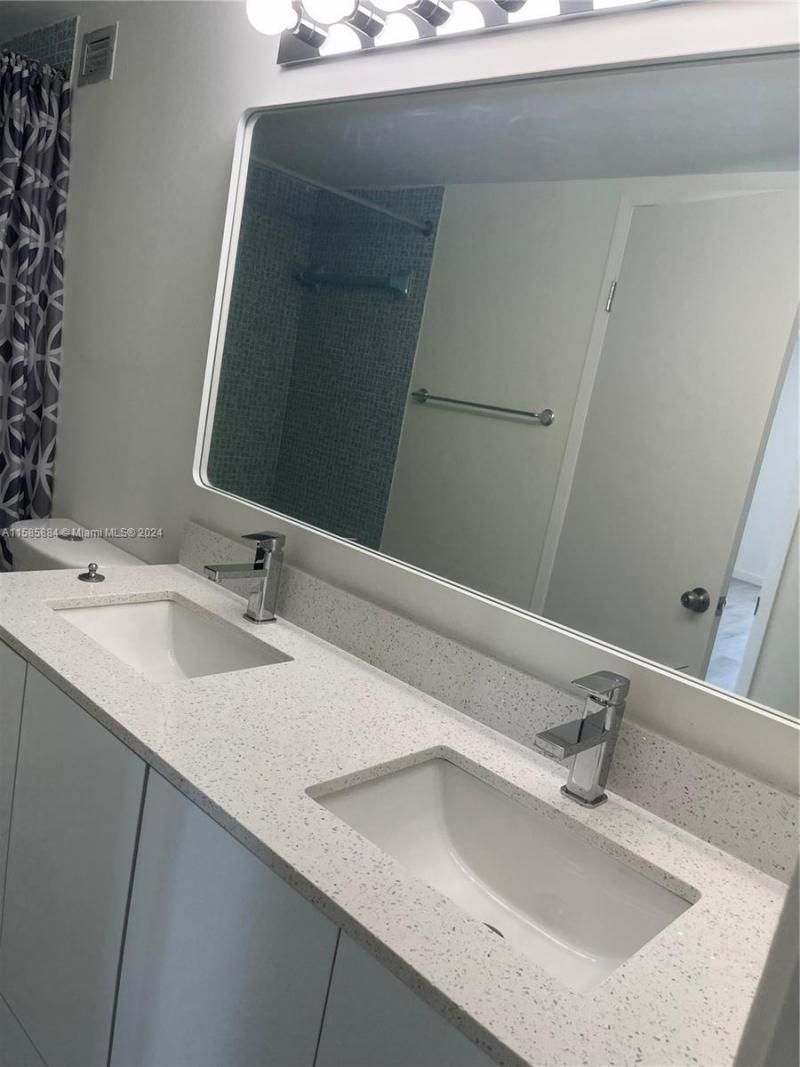 1351 NE Miami Gardens Dr, Unit 1121E, Miami, FL 33179 Photo