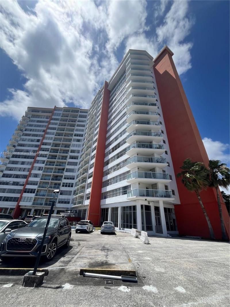 1351 NE Miami Gardens Dr, Unit 1121E, Miami, FL 33179 Photo