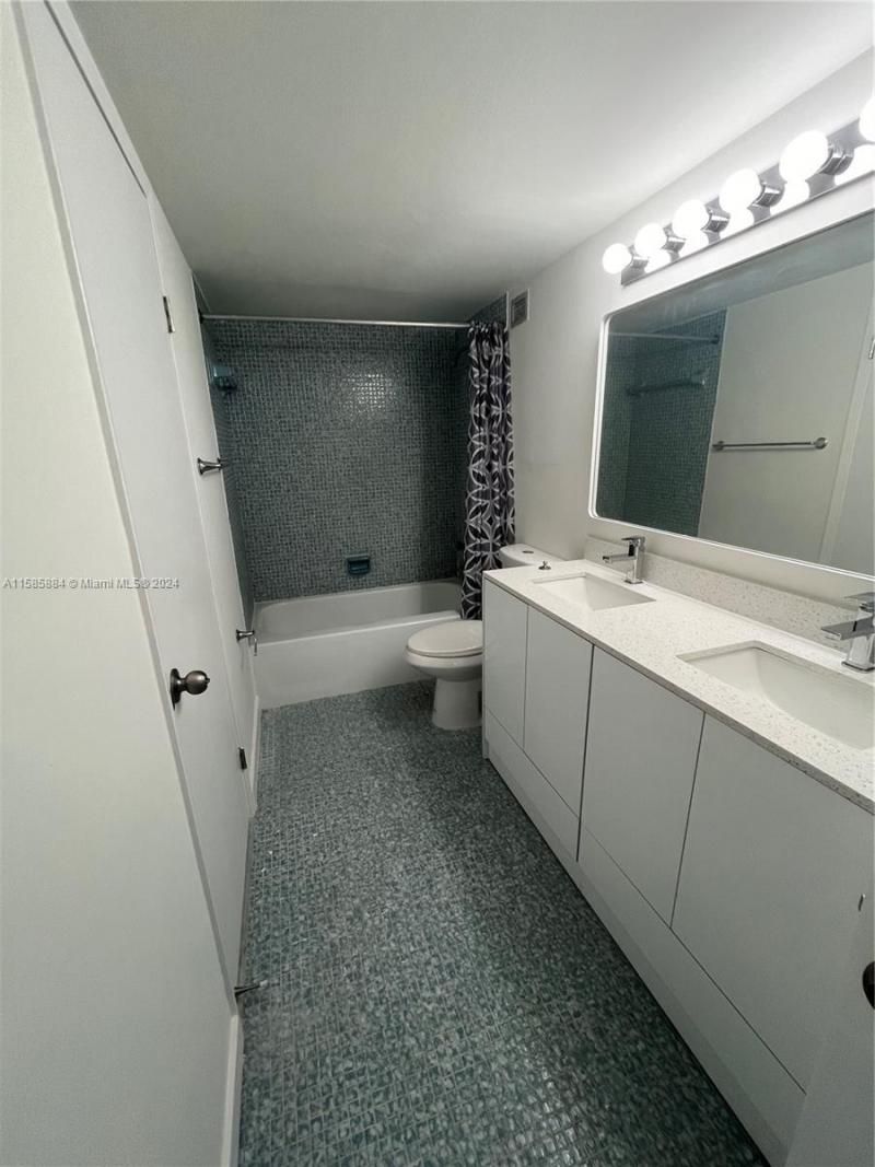 1351 NE Miami Gardens Dr, Unit 1121E, Miami, FL 33179 Photo