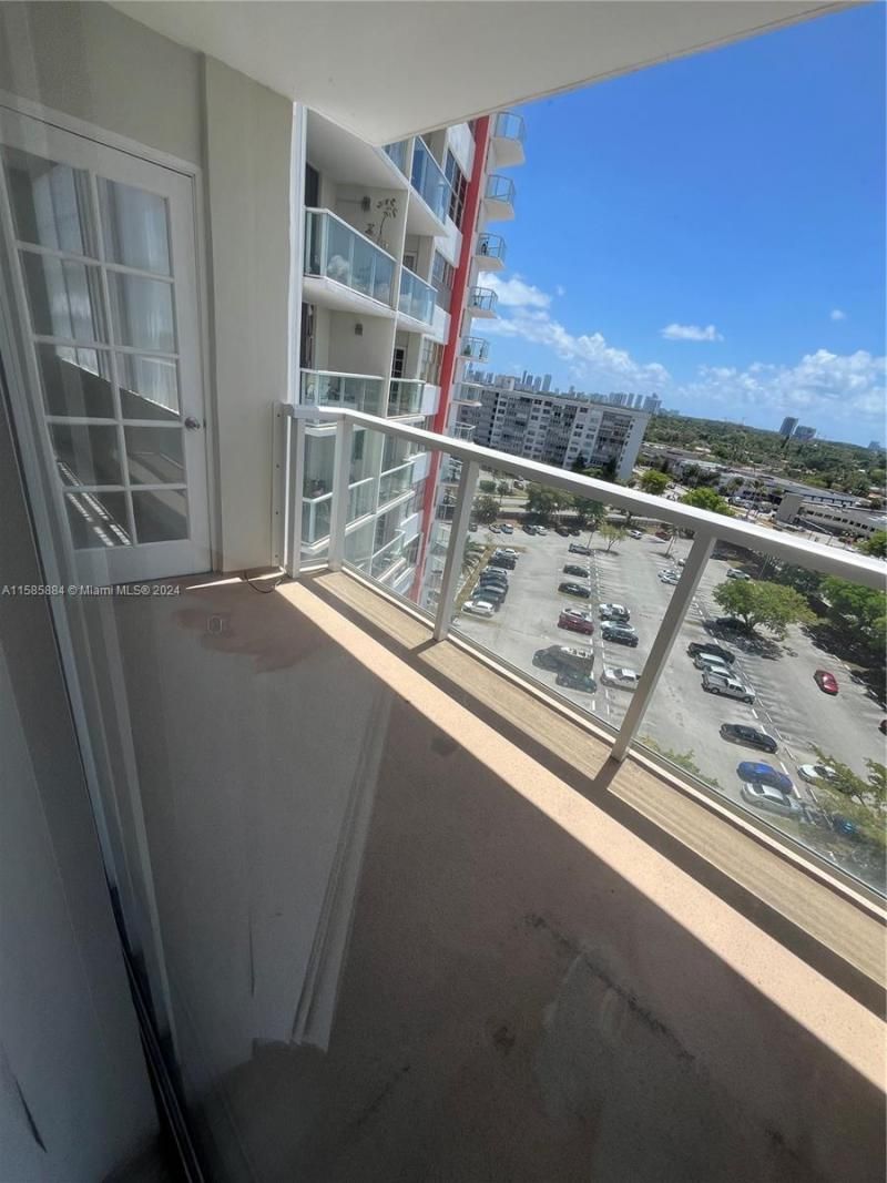 1351 NE Miami Gardens Dr, Unit 1121E, Miami, FL 33179 Photo