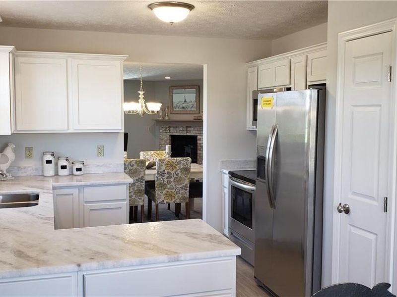 102 Stonecrest Trail, Elyria, OH 44035 Photo 5