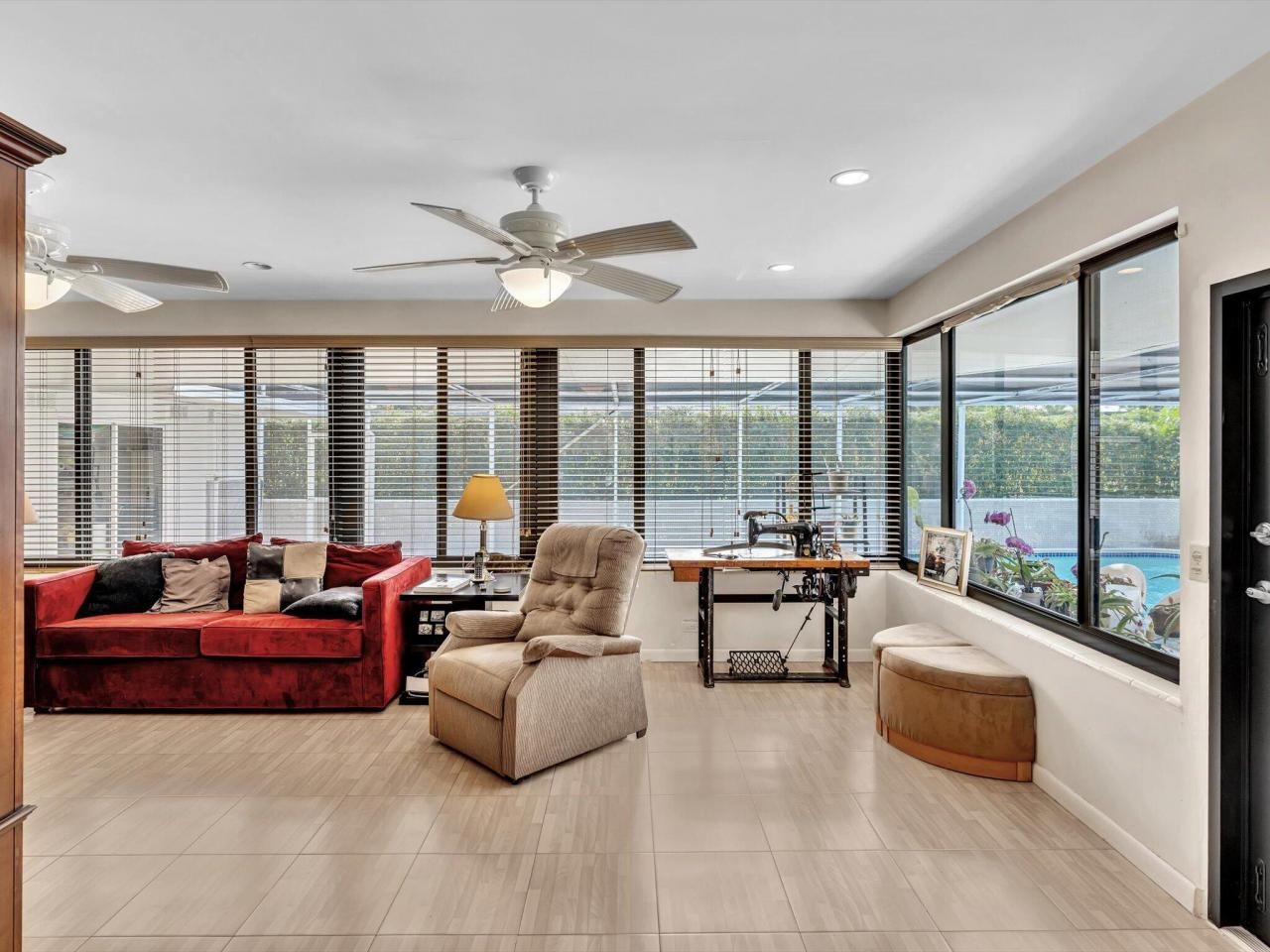 19321 NE 18th Place, Miami, FL 33179 Photo