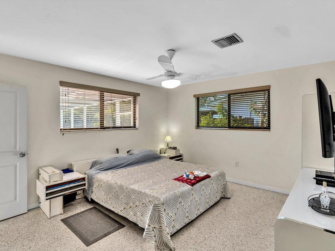 19321 NE 18th Place, Miami, FL 33179 Photo