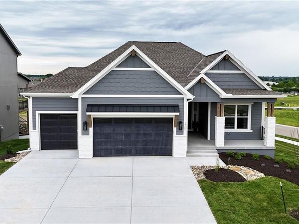 1717 SW Arbormill Terrace, Lee's Summit, MO 64082