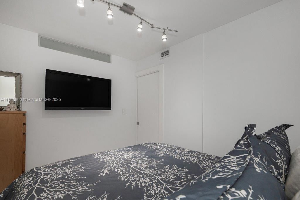 2301 Collins Ave, Unit 1111, Miami Beach, FL 33139 Photo