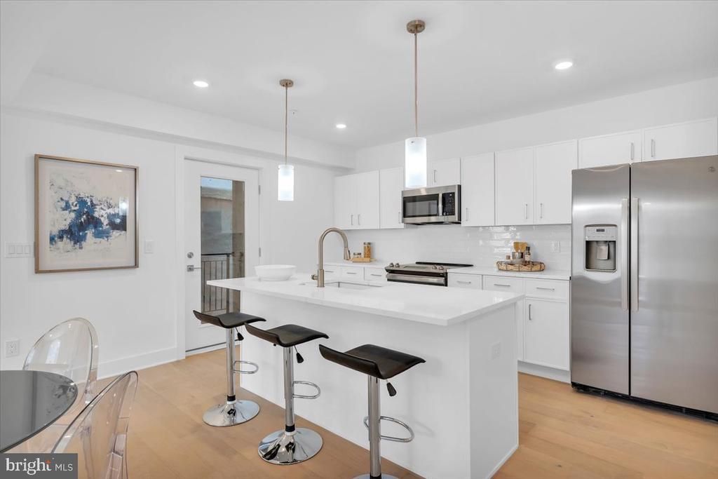 825 Bainbridge Street, Unit 203, Philadelphia, PA 19147 Main Photo