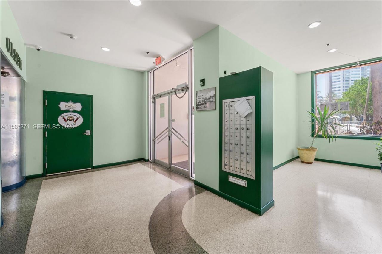 7300 Ocean Ter, Miami Beach, FL 33141 Photo