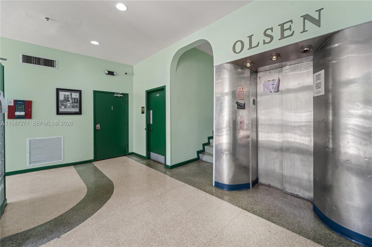 7300 Ocean Ter, Miami Beach, FL 33141 Photo