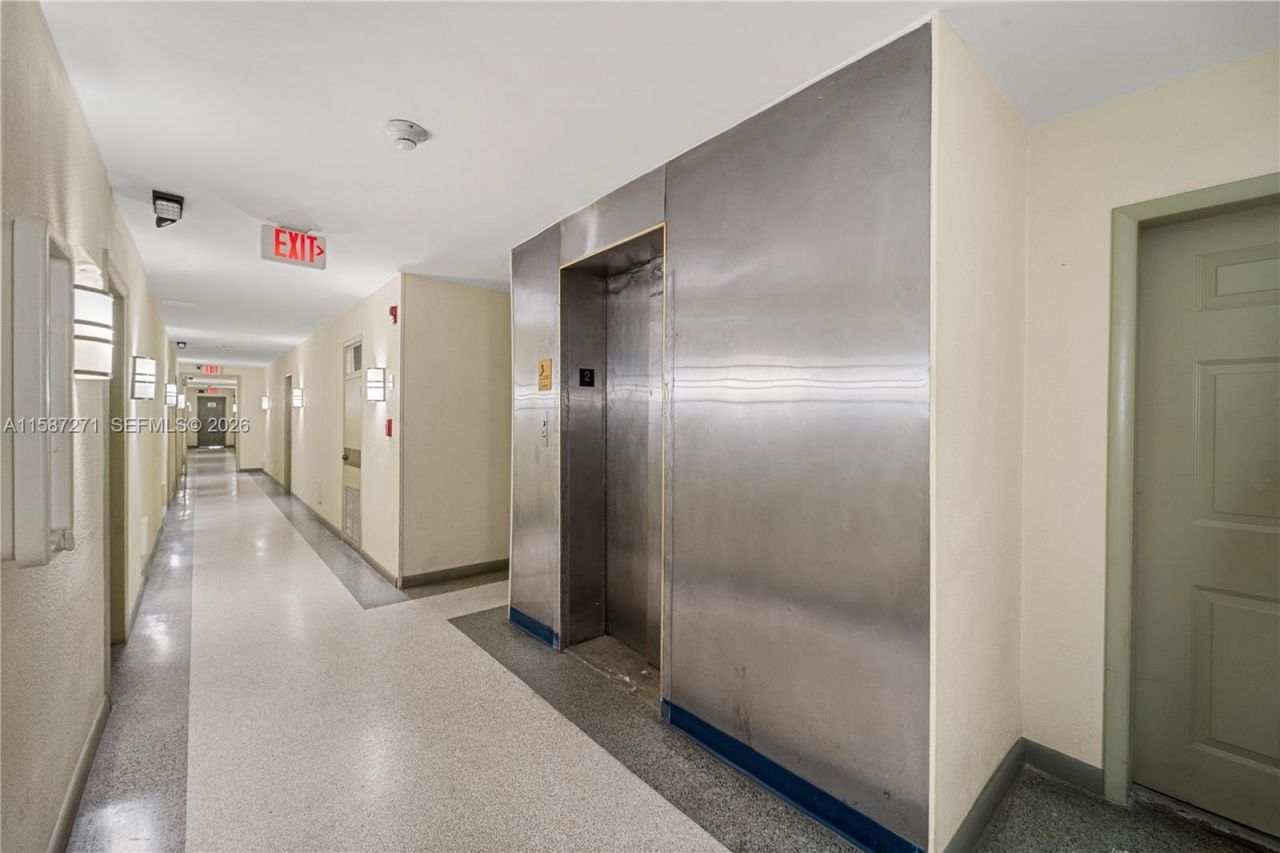 7300 Ocean Ter, Miami Beach, FL 33141 Photo