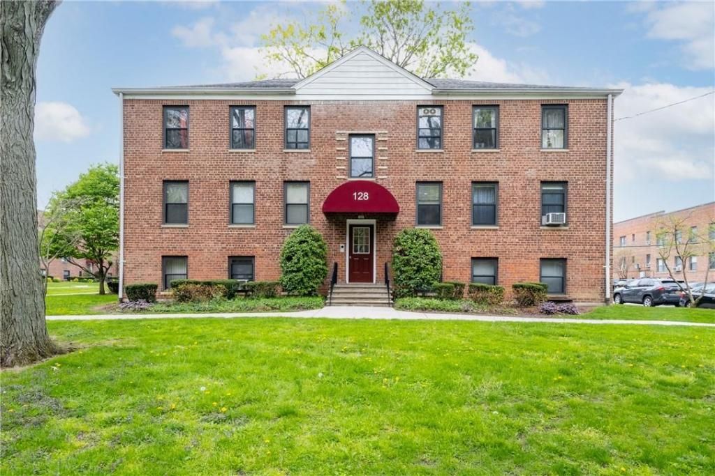 124 Richbell Road, Unit A4, Mamaroneck, NY 10543 Main Photo