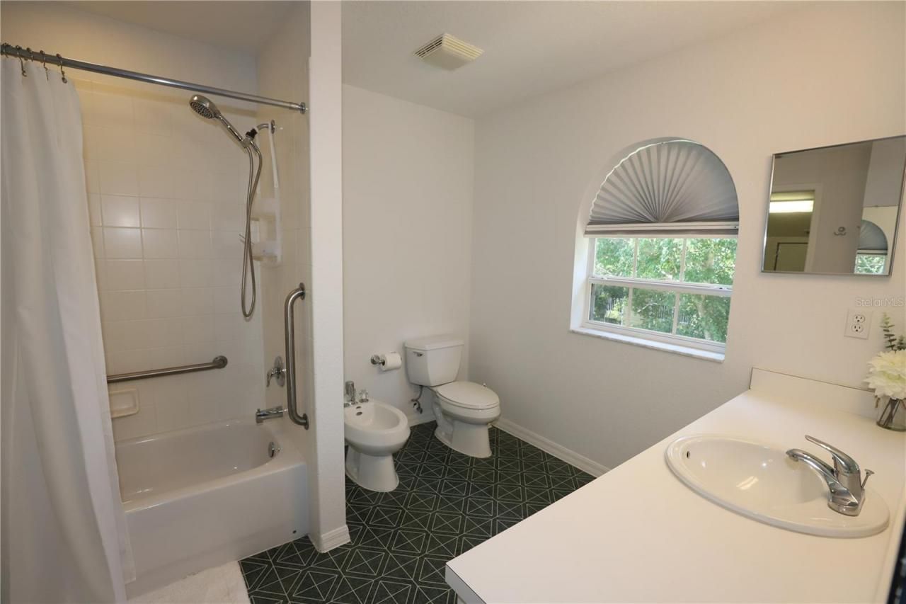 4275 Castlebridge Lane, Unit 1323, Sarasota, FL 34238 Photo