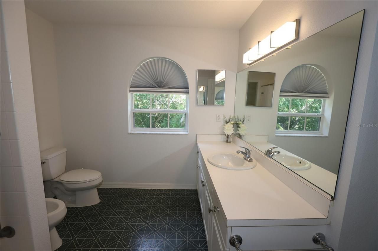 4275 Castlebridge Lane, Unit 1323, Sarasota, FL 34238 Photo
