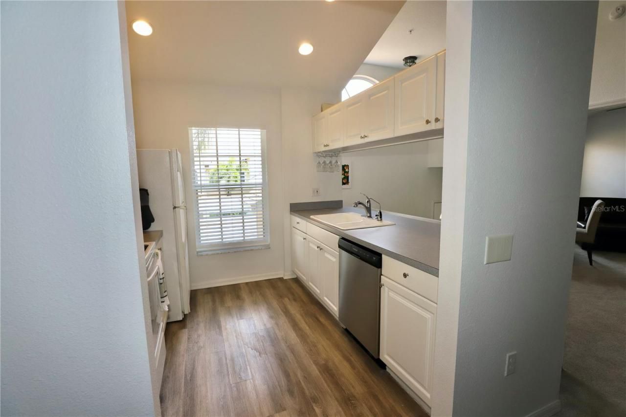 4275 Castlebridge Lane, Unit 1323, Sarasota, FL 34238 Photo