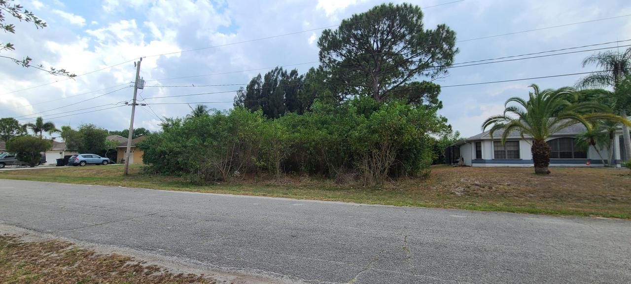 3243 SE Pinto Street, Port Saint Lucie, FL 34984 Photo
