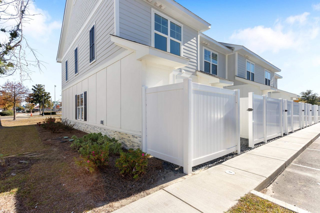 821 Rebecca Ln. Photo 25