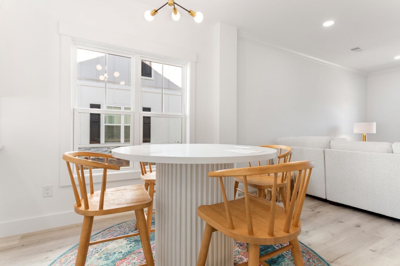 821 Rebecca Ln. Photo 8