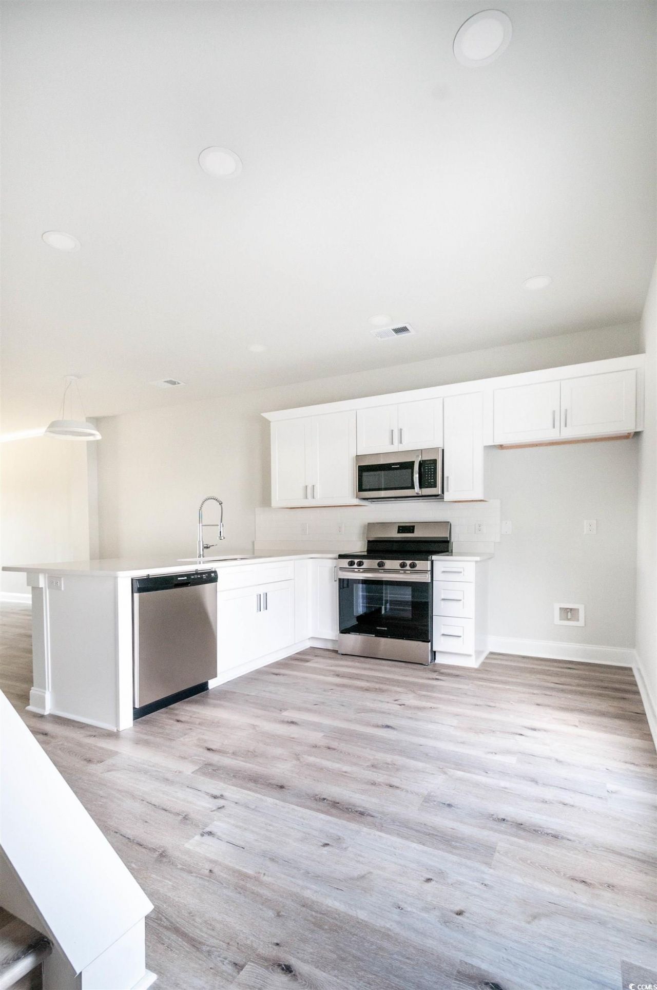 821 Rebecca Ln. Photo 11