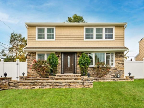 6 George Avenue, Hicksville, NY 11801