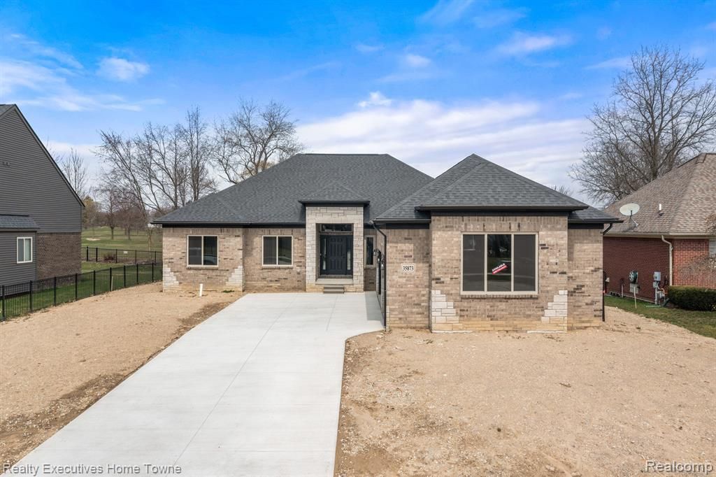 35873 Glenville Drive, New Baltimore, MI 48047 Main Photo