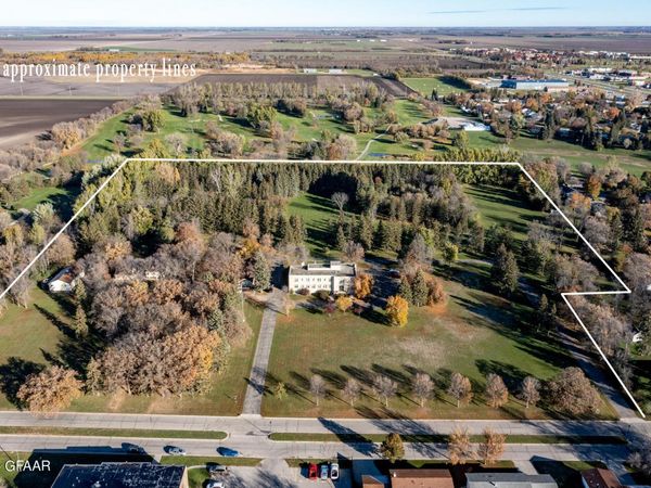 1220 MEMORIAL DRIVE, Crookston, MN 56716