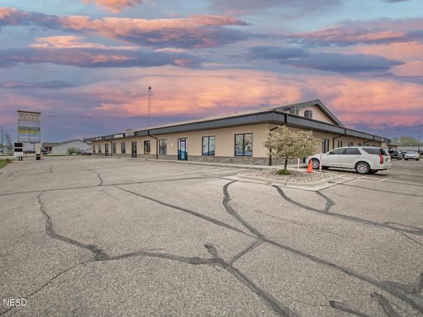 889-925 10TH AVENUE SE, Watertown, SD 57201