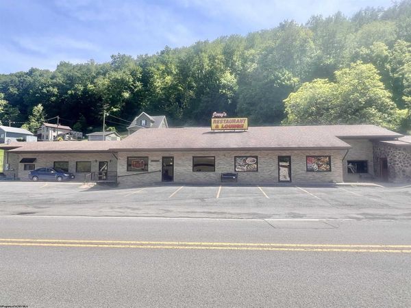 242 BARRETT, Grafton, WV 26354