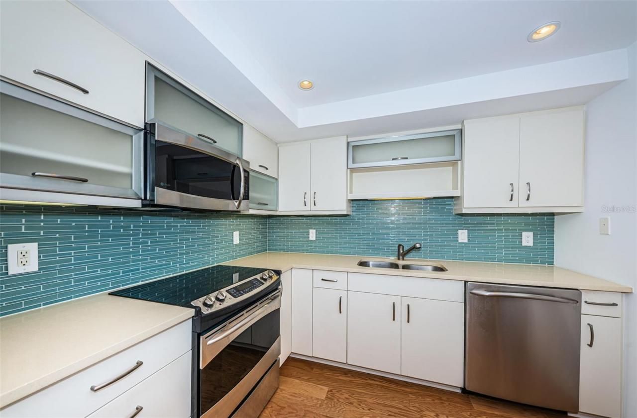 5130 Brittany Drive S, Unit 202, Saint Petersburg, FL 33715 Photo