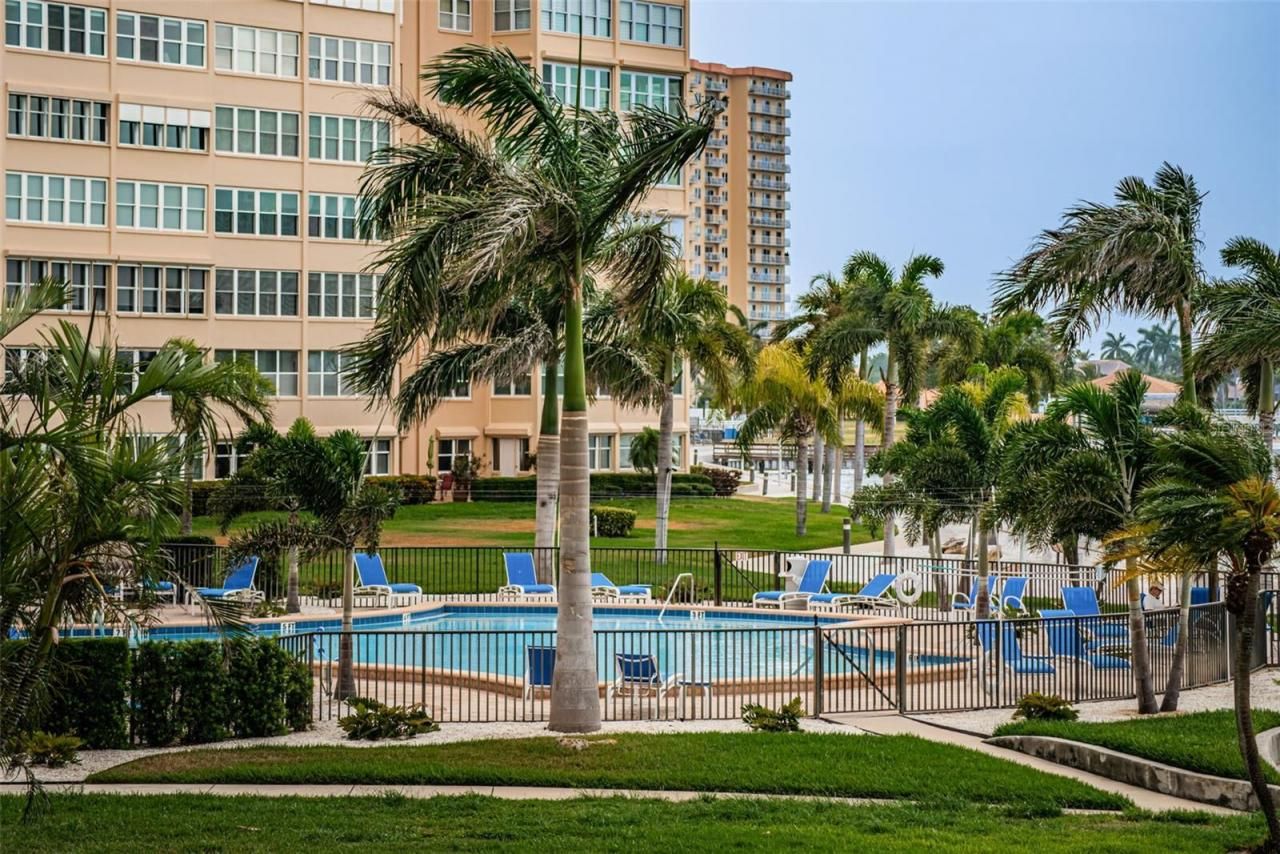 5130 Brittany Drive S, Unit 202, Saint Petersburg, FL 33715 Photo