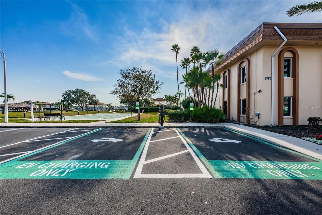 5130 Brittany Drive S, Unit 202, Saint Petersburg, FL 33715 Photo