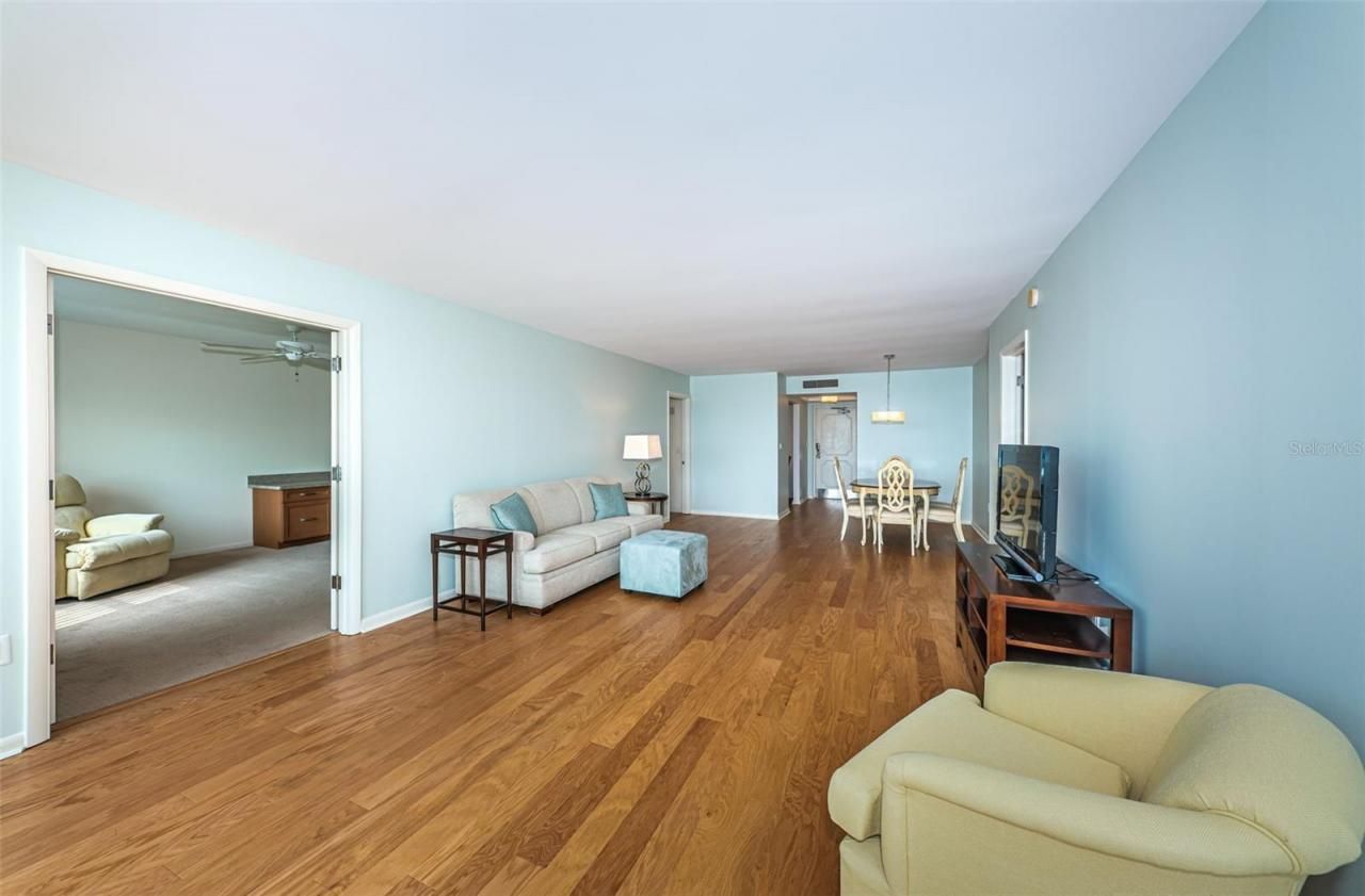 5130 Brittany Drive S, Unit 202, Saint Petersburg, FL 33715 Photo