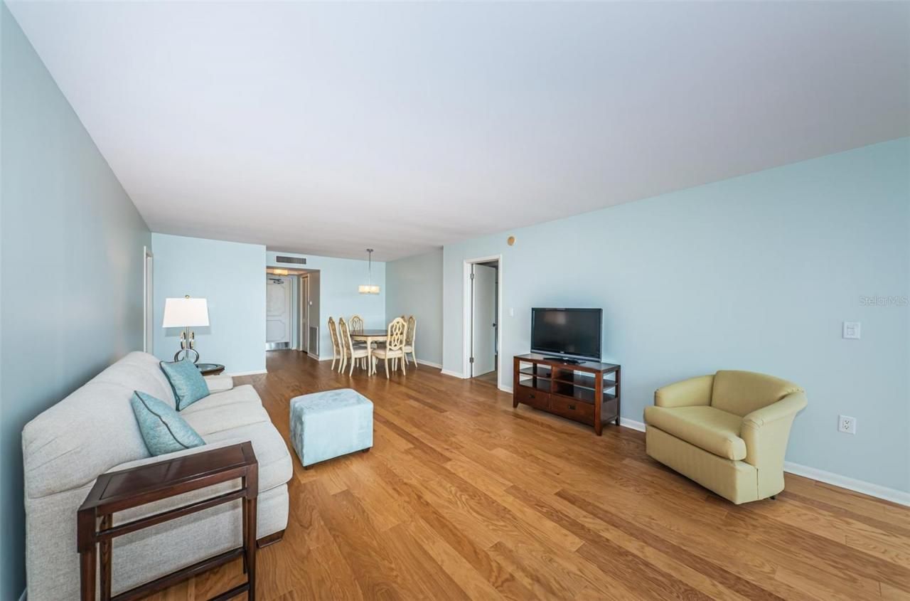 5130 Brittany Drive S, Unit 202, Saint Petersburg, FL 33715 Photo