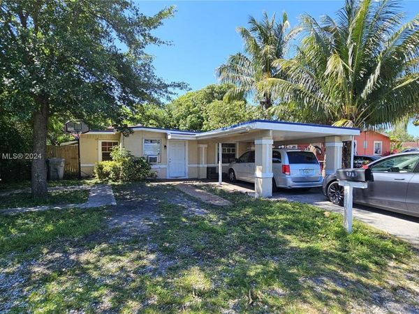 2114 NW 5th St, Pompano Beach, FL 33069